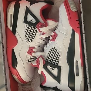 Jordan retro 4
